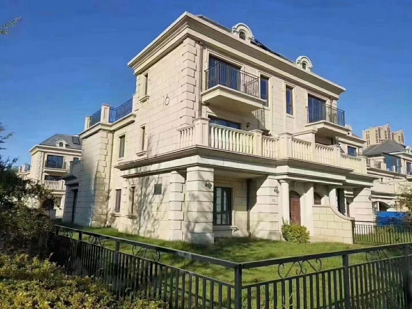 【孔雀城九十八玺】项目顺销 总价1300万元/套起-大厂楼盘网