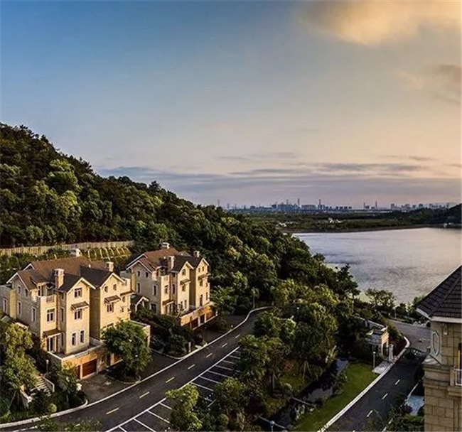 1字头购景区低密别墅|湖山一品值得购买吗?