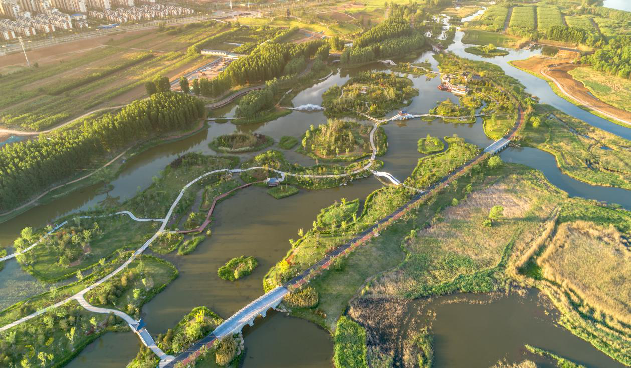 二,城西的漳泽湖国家城市湿地公园,是长治的生态绿心.