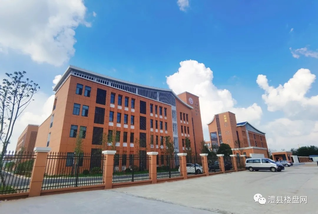 澧县芙蓉学校旁各路段施工情况