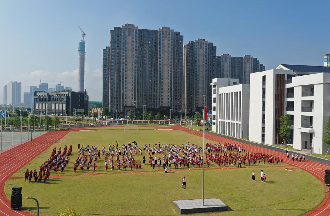 肇庆鼎湖新区中心小学图片