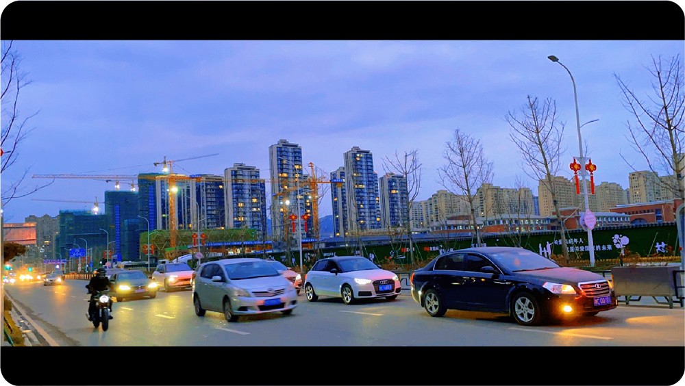 清远路上,人流熙攘的繁华是否让你忘却往昔的模样?