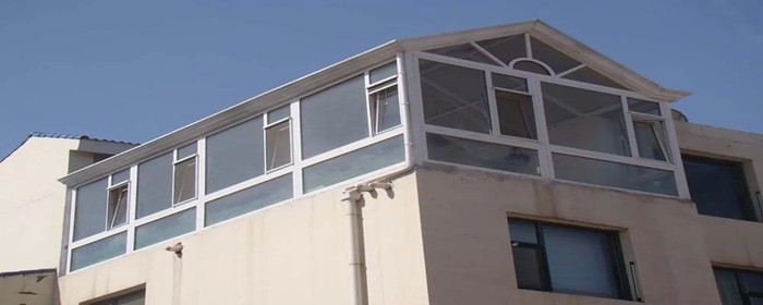 商品房顶楼搭棚属于违建吗