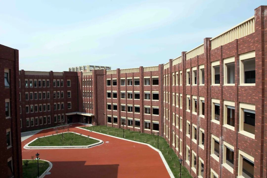 温州外国语学校实景图光辉之城与瓯江口温州外国语学校直线距离约500