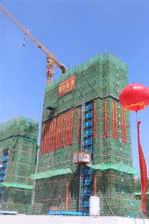 惜福镇这个社区棚户区改造项目二期这两栋楼封顶！