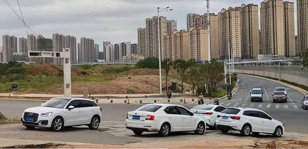 九龙湖“网红坡”春节前完工！金燕温泉城-九龙大道何时通？FB体育 FB体育平台(图1)