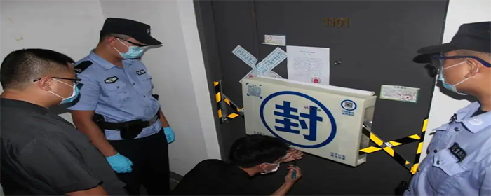 房子查封了意味着被查封的房产是不可以进行过户或抵押操作的,但被告