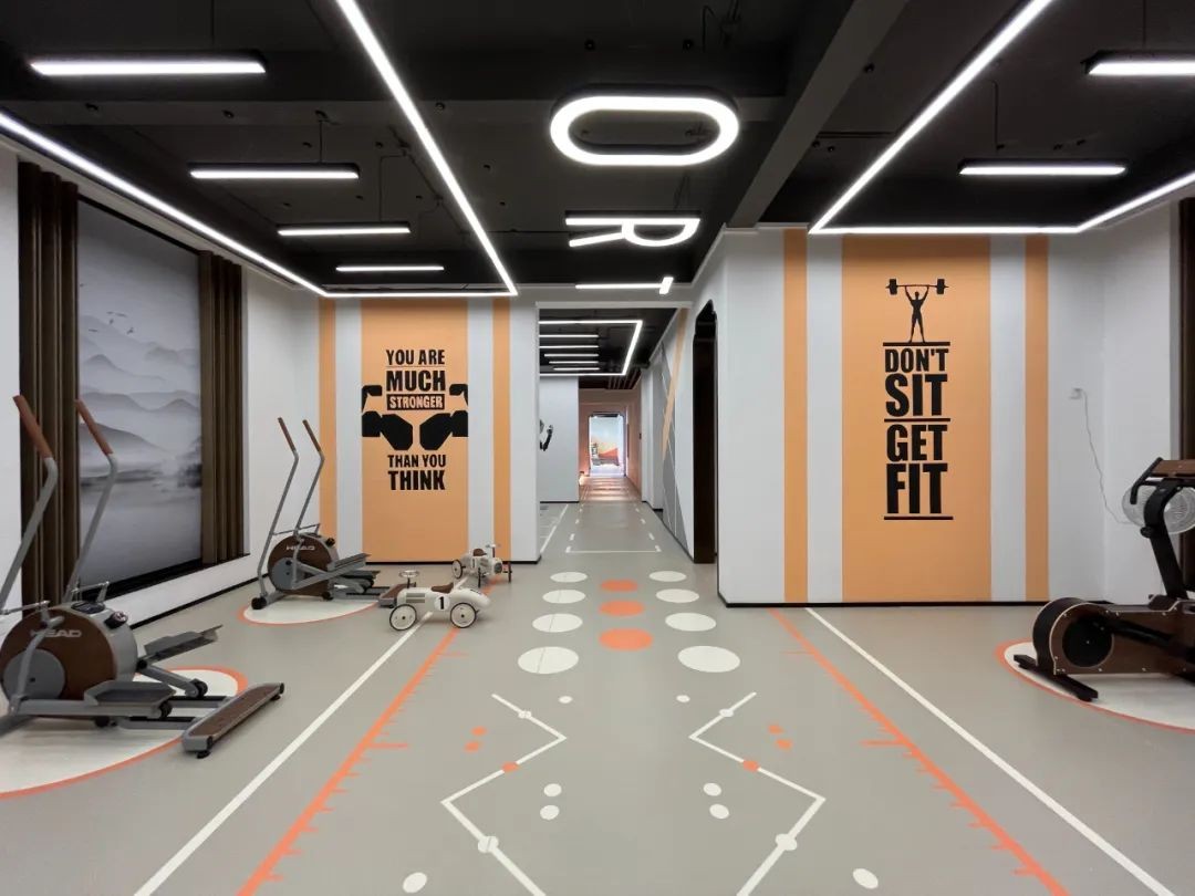 健康是住区景观的大主题,所以健身模块也是架空层中必不可少的功能