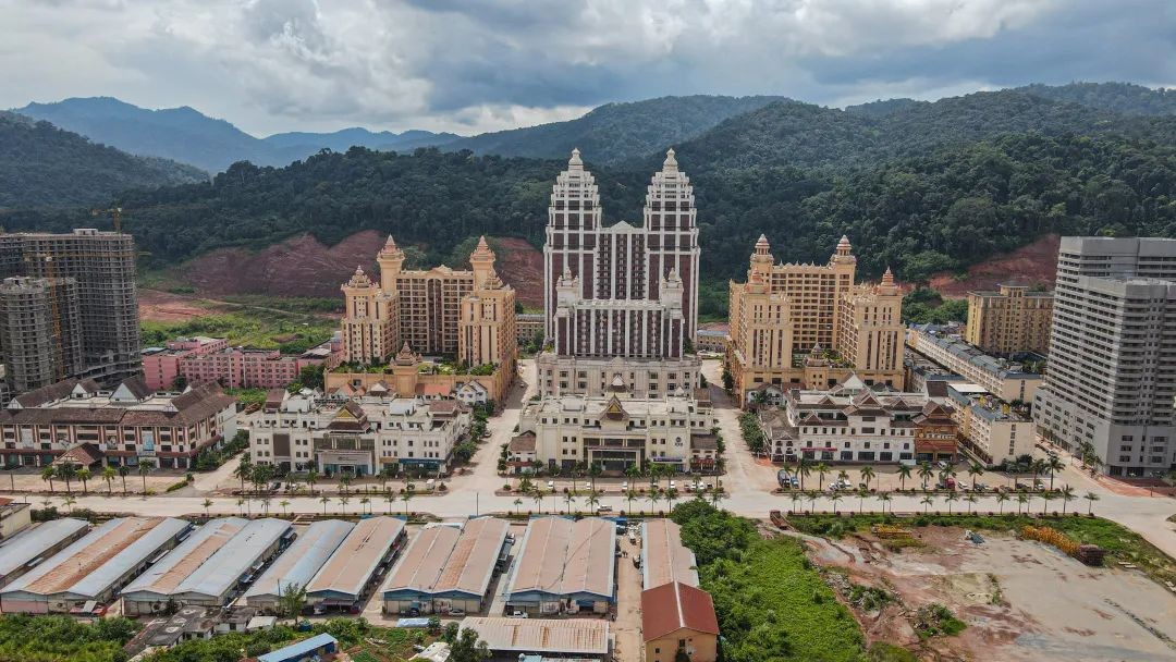 大格局推动磨丁建设——省长文萨瓦·西潘敦强调 将磨丁经济特区打造