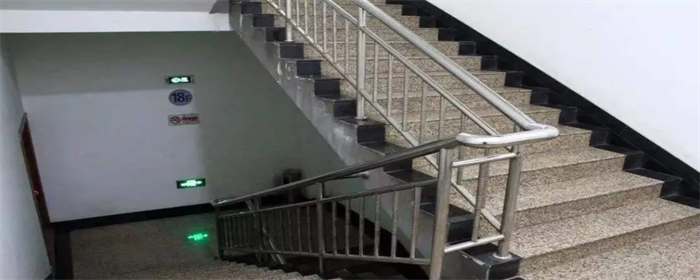 疏散楼梯.png