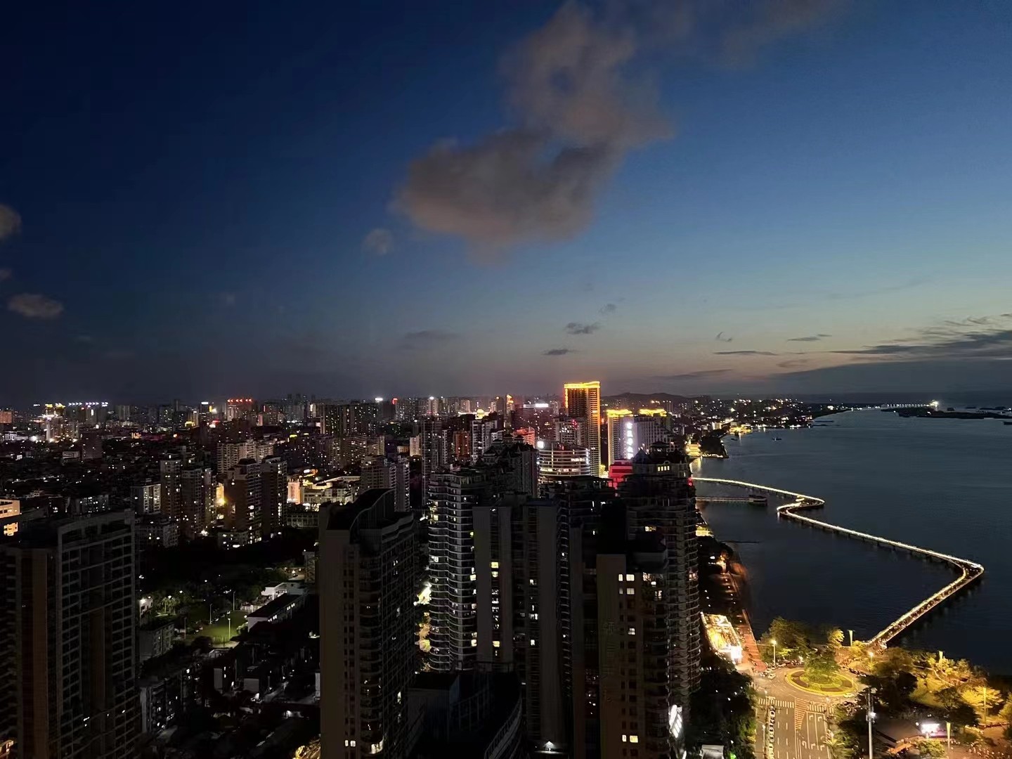 北海海城區臨海夜景這樣的居住景色你怎能不愛