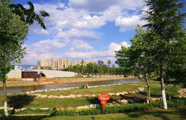 沾益西河公园实景图