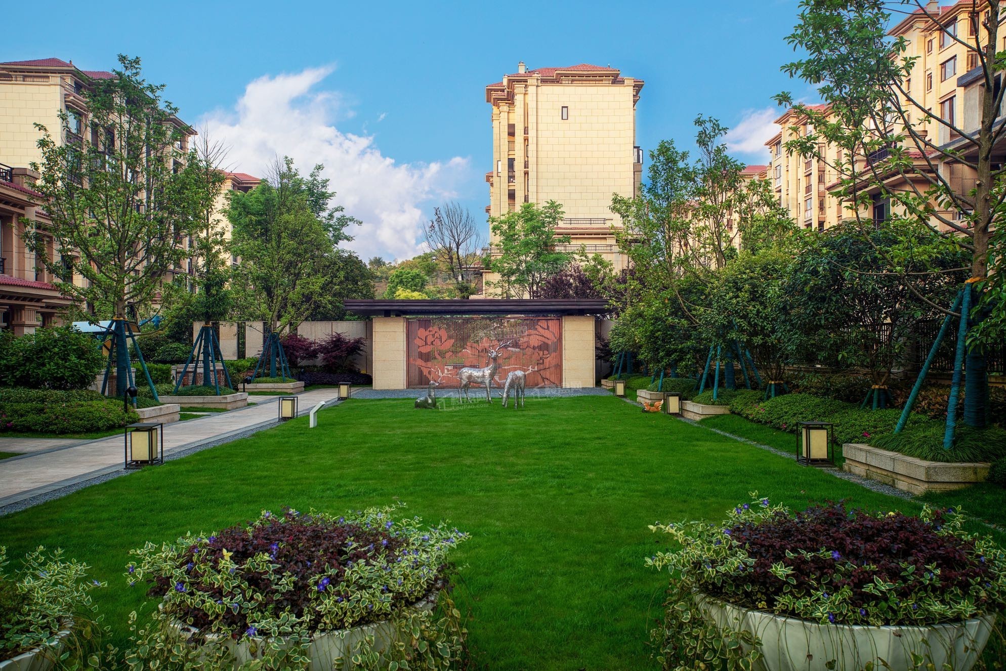 2024年花溪买房必看!城南学府大盘美的国宾府