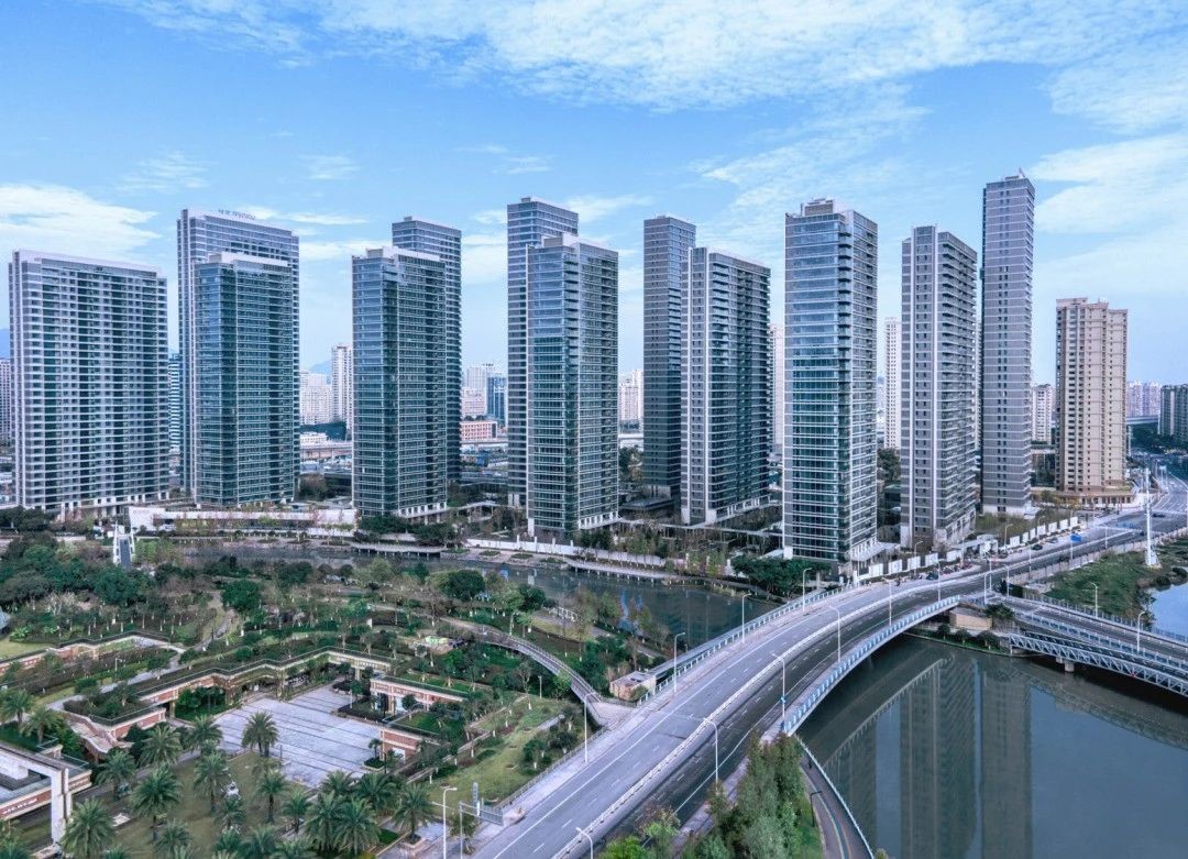 万科翡翠天地:中央绿轴 亮眼地标!