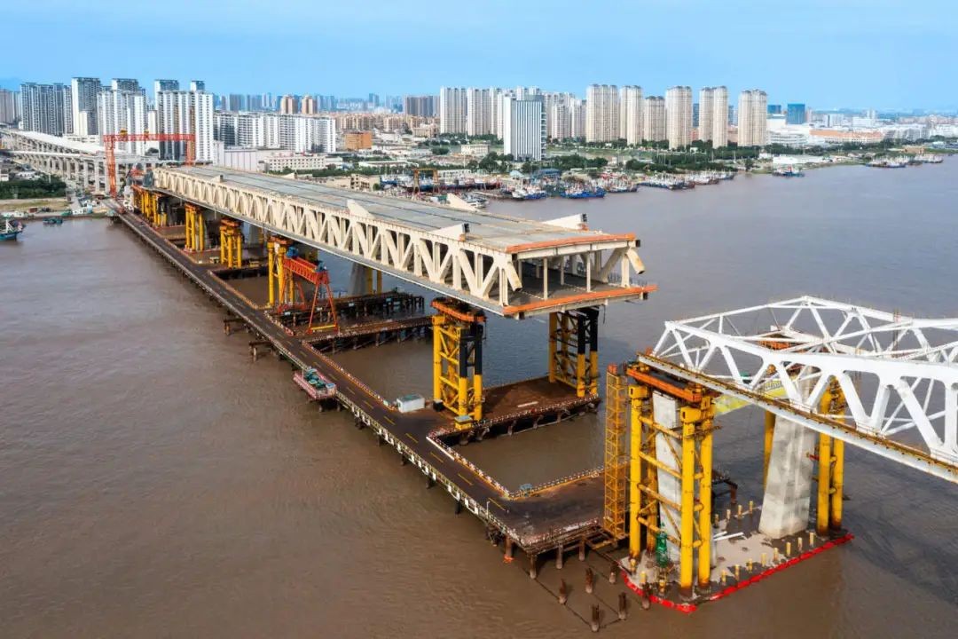 温州房地产>温州楼市>其他楼讯>永宁大桥横跨飞云江,全长约3.