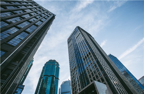摄图网_500379759_市中心高楼大厦（企业商用）.jpg