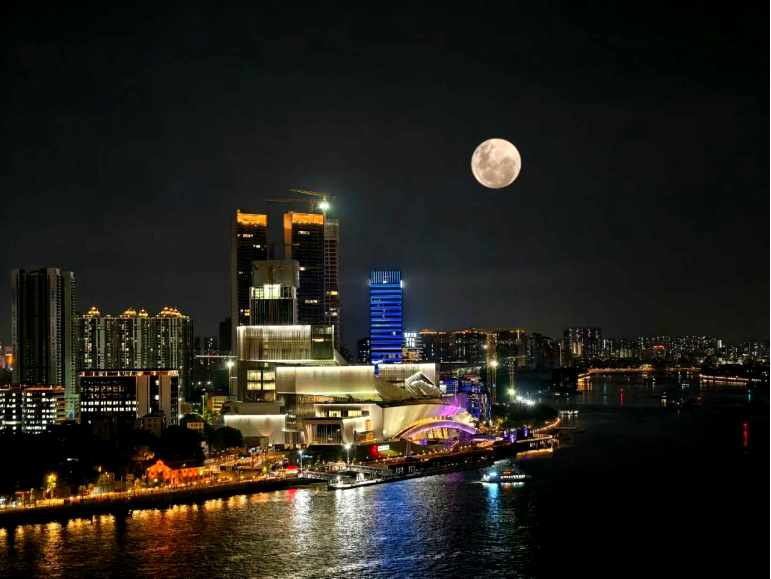 荔湾摇身一变，成为“基建狂魔”，兑现力惊人，交通、商业、产业、旧改齐头并进！