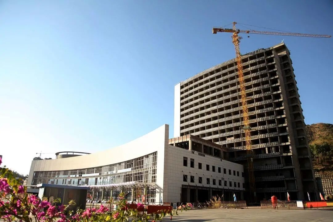 花城新区医院项目正式复工，预计今年底交付使用！