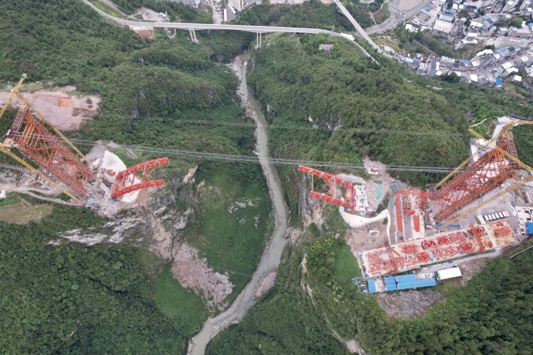 宜来高速鹤峰东段建设正酣 二期工程已全面启动