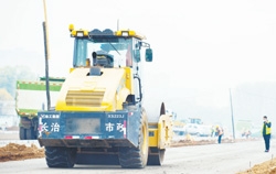 威远门路南延(解放西街——五针街)道路建设有序推进，预计明年9月底完工