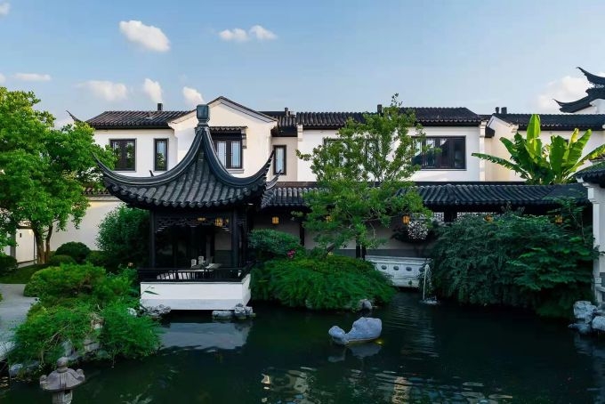 首付40万在杭州可能住宅房都买不了一套，在安吉慢谷，可以买套中式合院，还是准现房