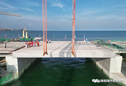 北部湾港最大干散货自动化泊位码头平台全线贯通