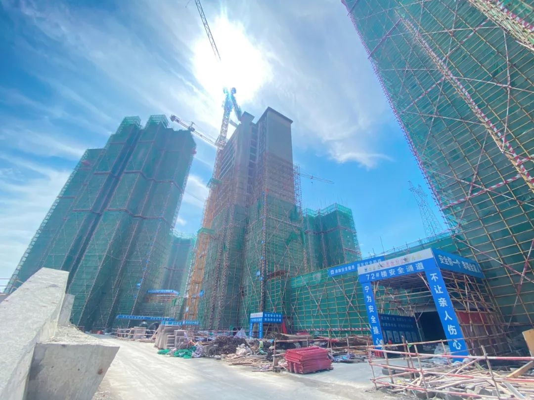 碧桂园凤凰城8月工程进度|72、74、75号楼主体封顶竣工 家期渐近