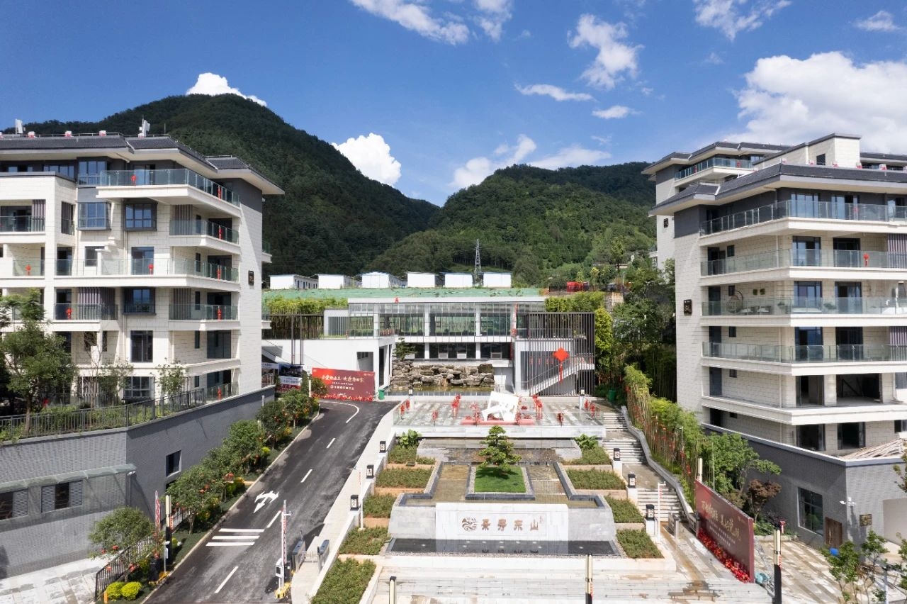 恒益·景秀东山实景现房，即买即住即办证，全屋装修免费送！
