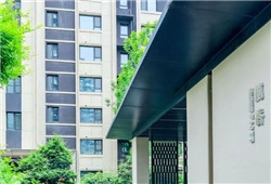 万城春暖花开内部环境好不好？周边配套如何？