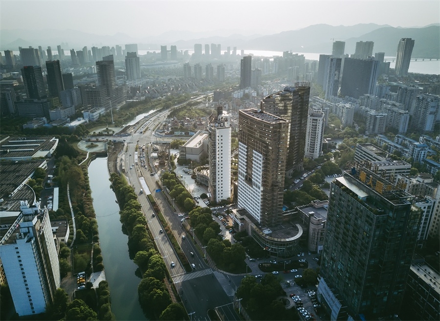 买房必看！云岭别院绿化率是多少？附近有公交站没？