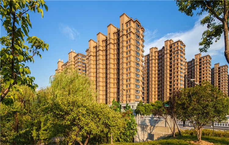 九里锦华苑好吗？物业公司怎么样？几十年的产权？