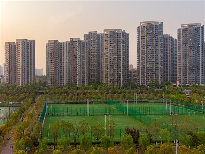 2025郑州红盘揭秘：金茂璞逸云湖凭啥上榜?