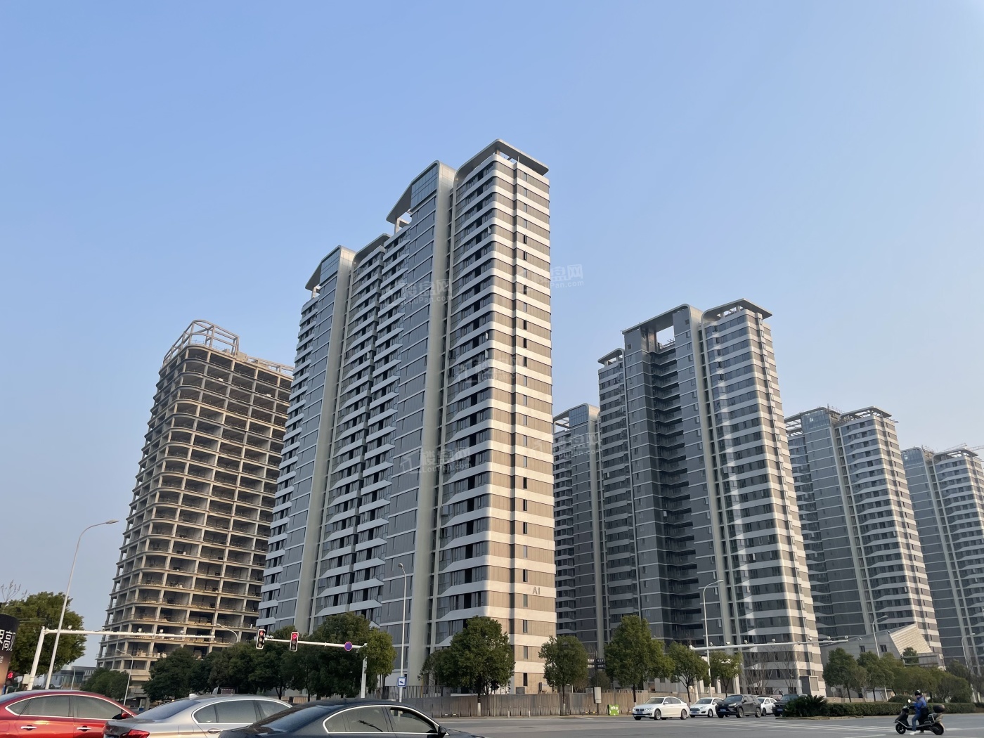 期房在售普通住宅地铁沿线别名:滨江金融中心,复地滨江悦府参考均价