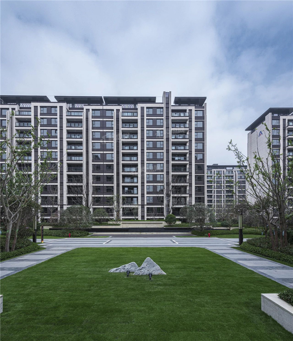 建业·嵩岳府的房子楼盘具体位置在哪?几十年的产权?