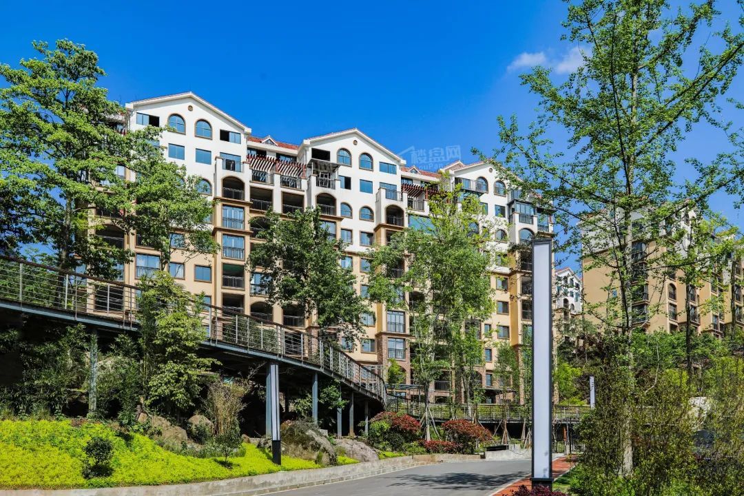 买房必看！金洲云澜栖旅居小镇地理位置怎么样？楼盘总共有多少户？