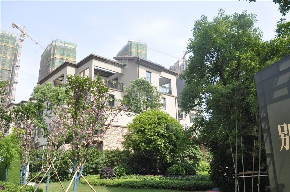 湘潭房地产>湘潭新房>九华区楼盘>和平街道楼盘>奥园冠军城(别墅)520