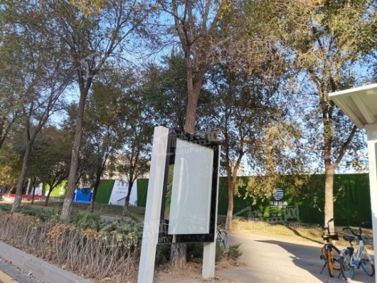 沈阳环球港湾周边配套-公交车站