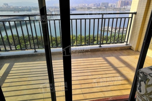 福泰星海岸阳台