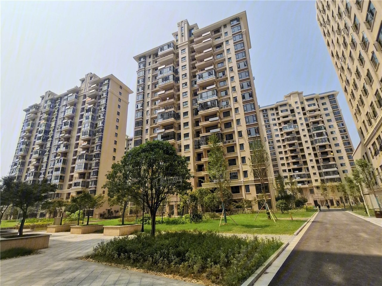 水岸豪庭假日公寓