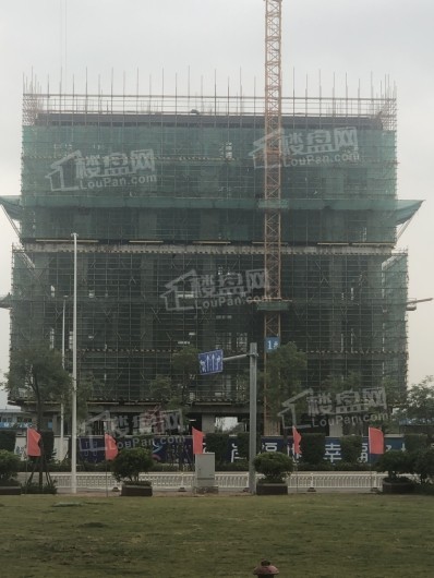 鼎鑫财富中心在建工地