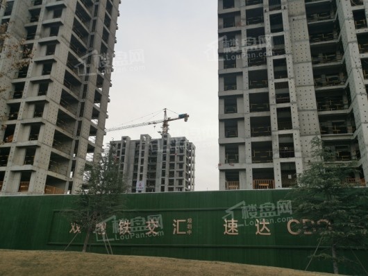 郑州孔雀城公园海在建楼栋实拍