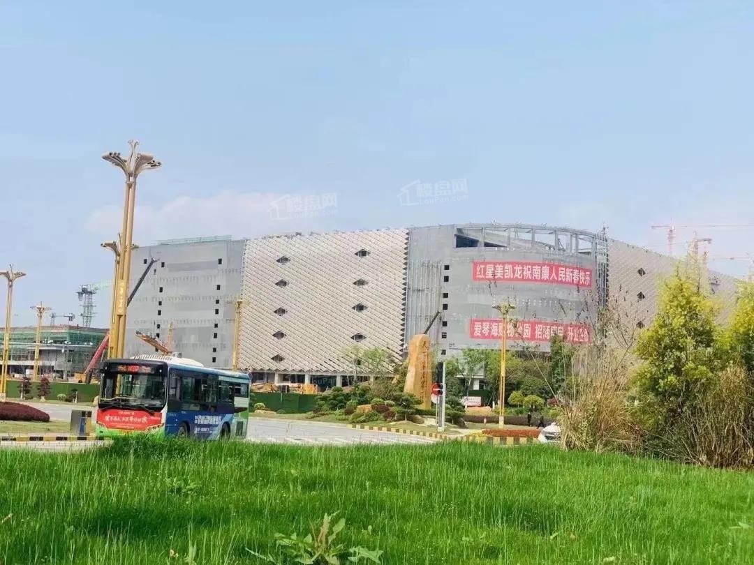 赣州新房 南康市新房 > 红星中央广场参考均价: 8100 元/㎡ 最新开盘