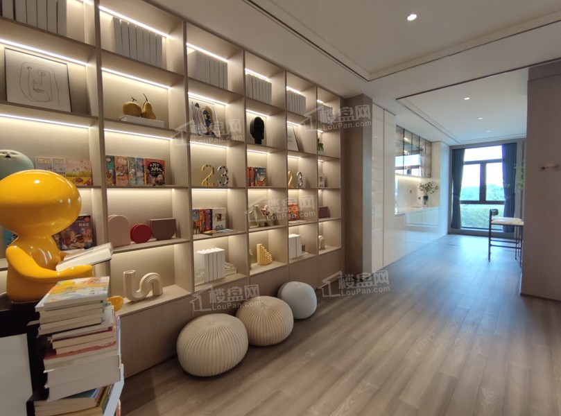 雍江臺120㎡样板间-负一楼一角可打造成阅览室