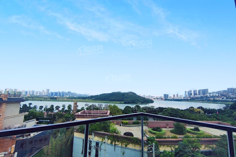 雍江臺展示区可观邕江（摄于2021-6）