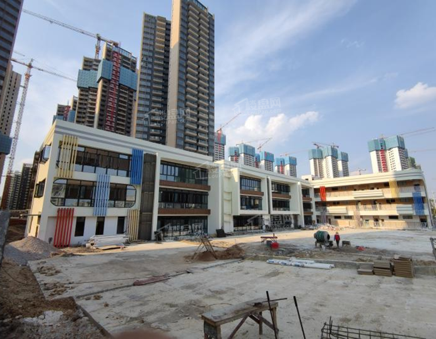 龙光玖誉城珺城20#楼已落架（摄于2021-6）
