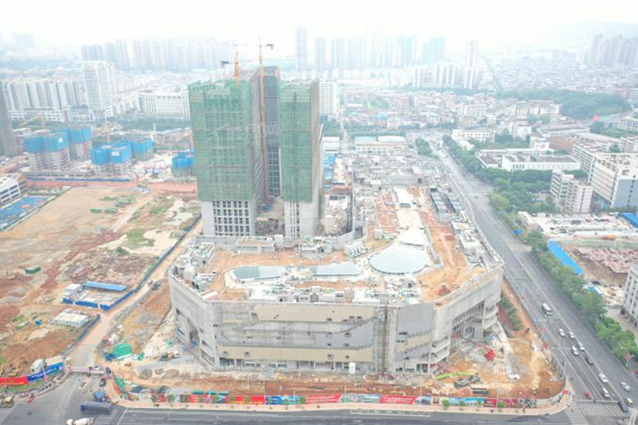 龙光玖誉城61#楼已建设至19层（摄于2021-6）