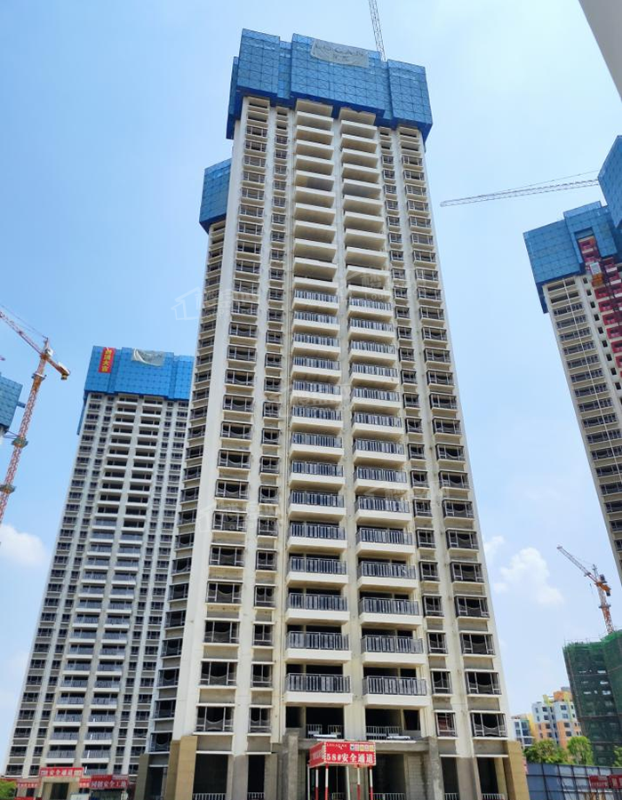 龙光玖誉城锦城58#楼正在落架（摄于2021-6）