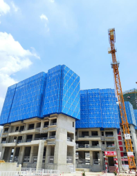 龙光玖誉城逸城77#楼已建设至8层（摄于2021-6）