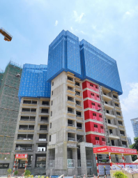 龙光玖誉城逸城75#楼已建设至11层（摄于2021-6）