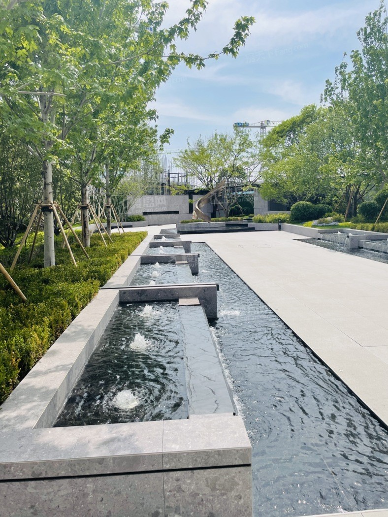 龙湖·天璞实景图